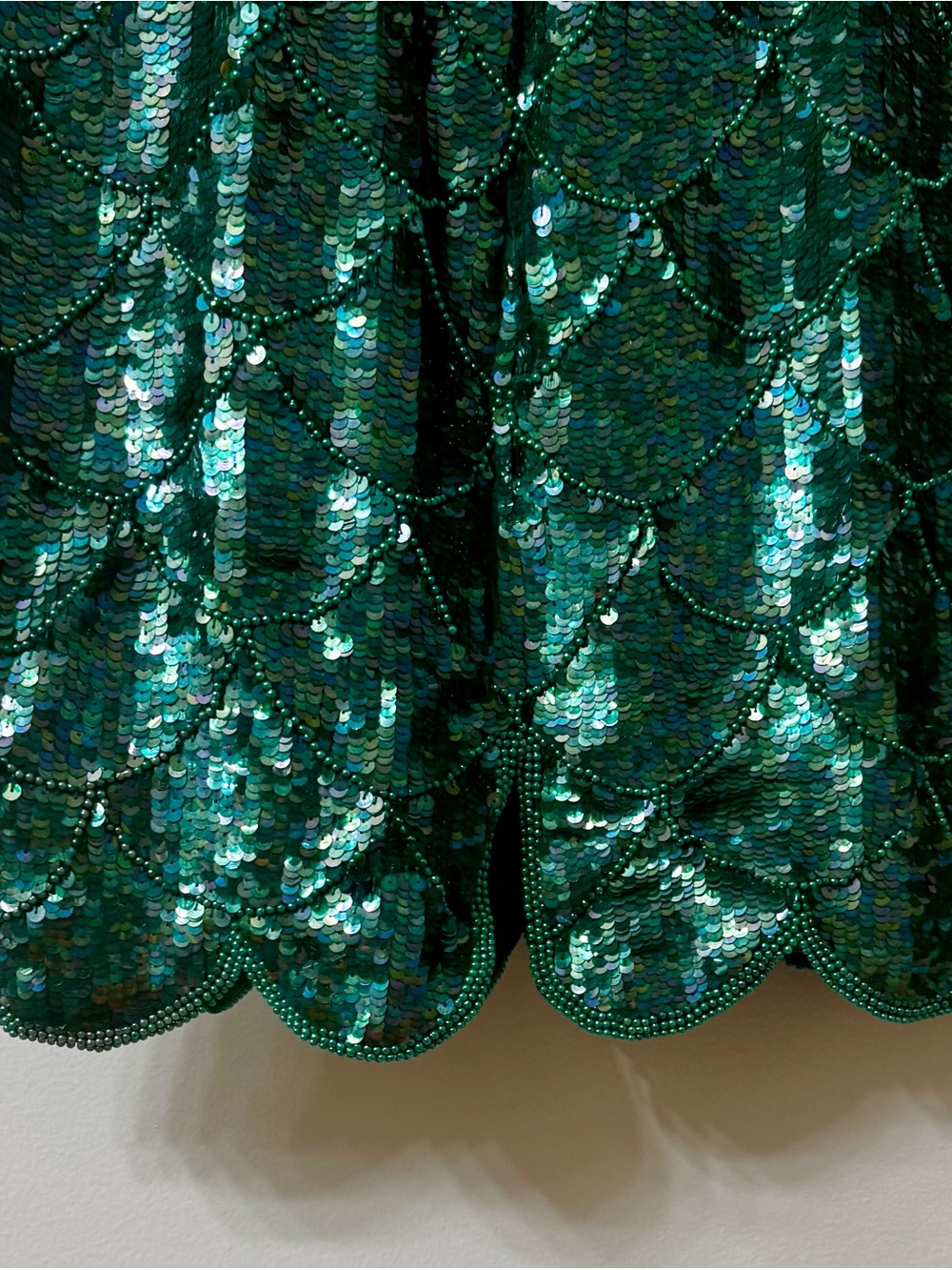 Vintage Emerald Green Sequin Sleeveless Scallop Hem Peek-a-boo Back Dress - Picture 7 of 11